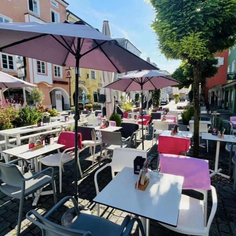 Terrasse im Eiscafe / Fußgängerzone