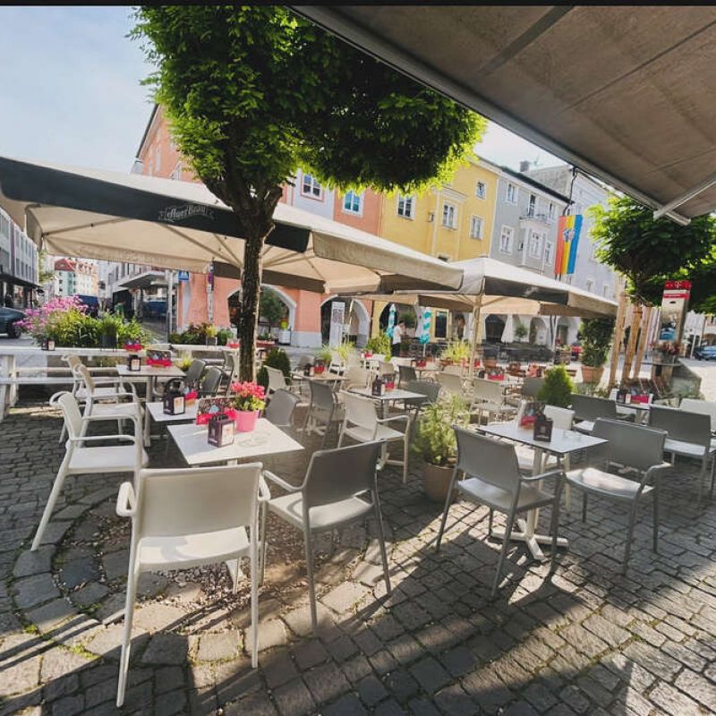 Terrasse im Eiscafe San Marco / Rosenheim